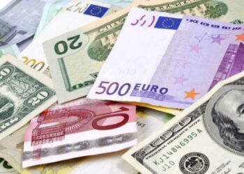 الأورو يتراجع تدريجيا و الدولار شبه مستقر أمام الدرهم