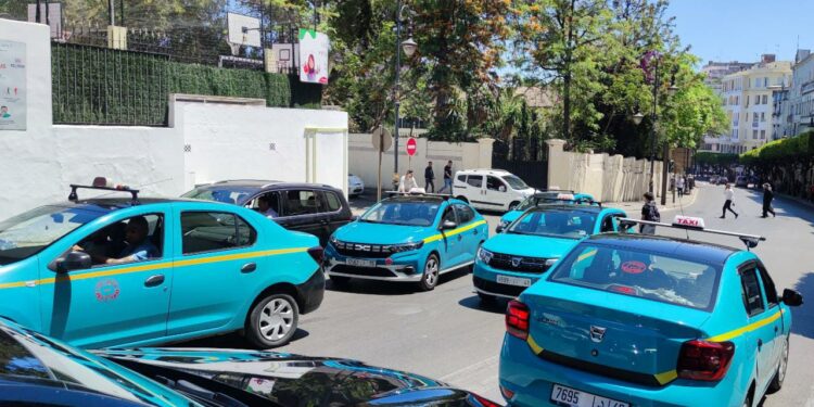 أرباب لاغريمات طاكسي صغير بطنجة