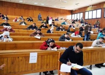 لطلبة الراسبين بالجامعات