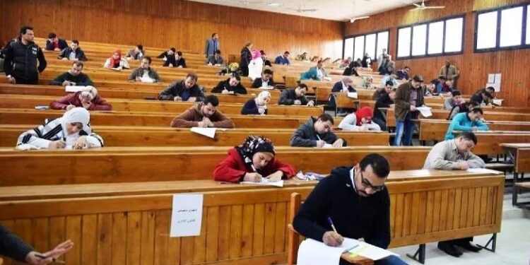 لطلبة الراسبين بالجامعات