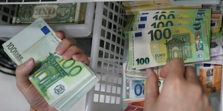 أسعار الصرف الخاصة بالتحويل نهاية الاسبوع