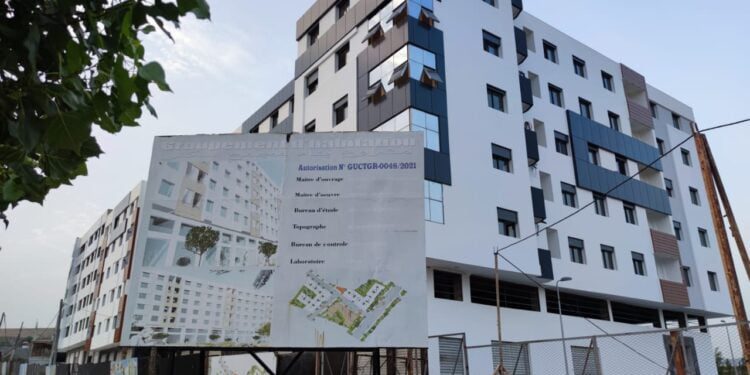 مجمع سكني مضاد للزلازل بمدينة طنجة