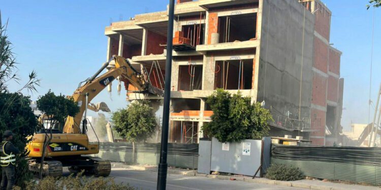 هدم المنازل