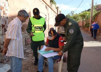 عملية إحصاء قاطني المباني المتضررة من الزلزال