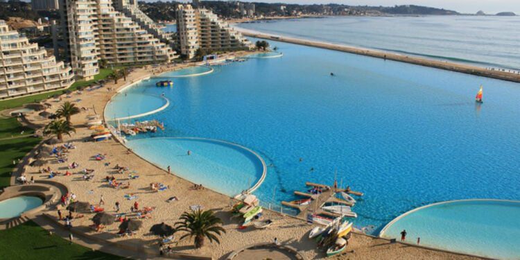 اكبر مسبح عمومي