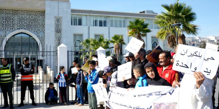 احتجاجات أمام المحكمة الإبتدائية