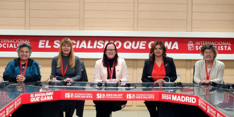 عائشة الكرجي