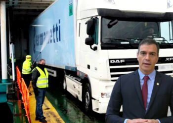 شاحنات النقل