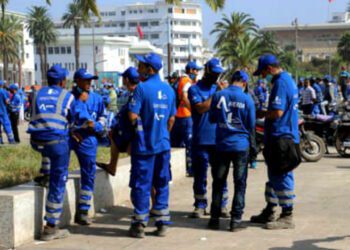 عمال "ميكومار"