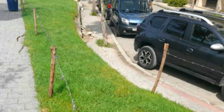 تسييج الحدائق العمومية