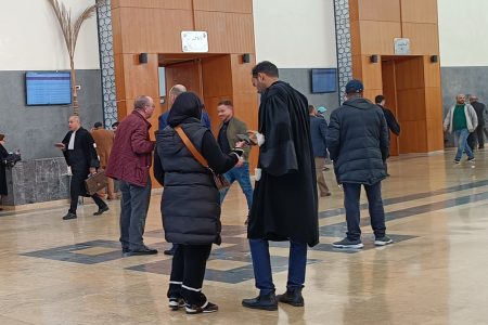 غياب موظفة في مقاطعة السواني عن أولى جلسات المحاكمة في قضية تزوير للسطو على شركة الخياطة
