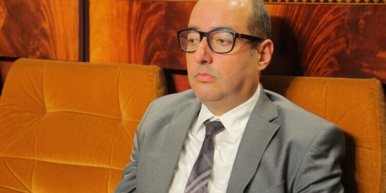 عادل الدفوف