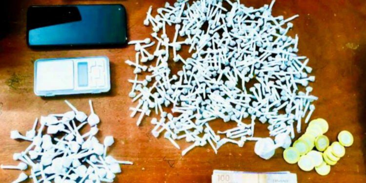 مروج الهيروين في حي أرض الدولة