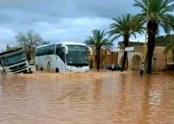 فيضانات ووفايات