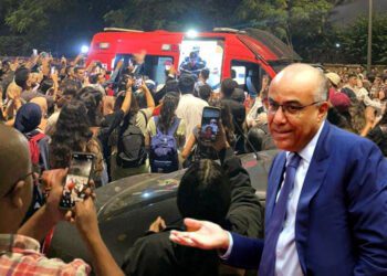 اعتصام ليلي لطلبة كلية الطب والصيدلة بطنجة والأمن يتدخل