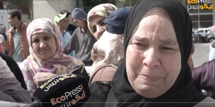 احتجاج أصحاب البقع الأرضية على تأخر الإفراج عن رخص البناء