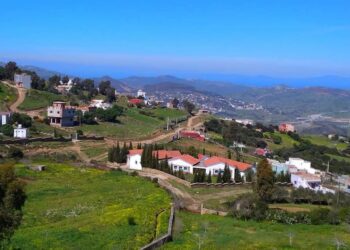 سكان جماعة الملاليين بتطوان يستجندون بالوالي يونس التازي لفك العزلة  