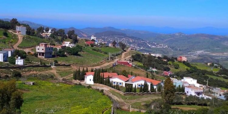 سكان جماعة الملاليين بتطوان يستجندون بالوالي يونس التازي لفك العزلة