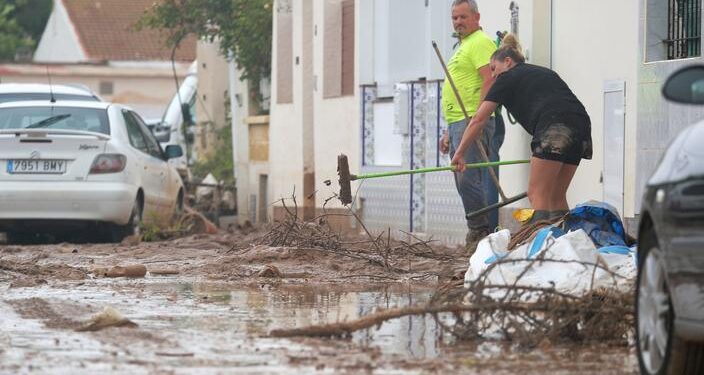 فيضانات إسبانيا.. ارتفاع حصيلة القتلى إلى 158