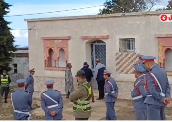 جماعة تزروت تفرغ بالقوة مسكن تابع لها من ورثة عبد الهادي بركة والد نبيل بركة زوج الوزيرة المنصوري