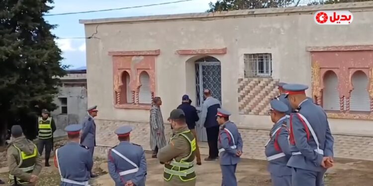 جماعة تزروت تفرغ بالقوة مسكن تابع لها من ورثة عبد الهادي بركة والد نبيل بركة زوج الوزيرة المنصوري