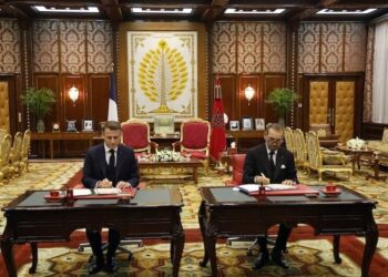 الملك محمد السادس والرئيس ماكرون يوقعان إعلان الشراكة