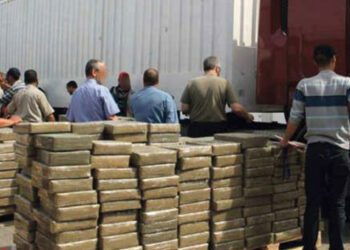 إحباط شاحنة نقل دولي محملة بالحشيش في الميناء المتوسطي