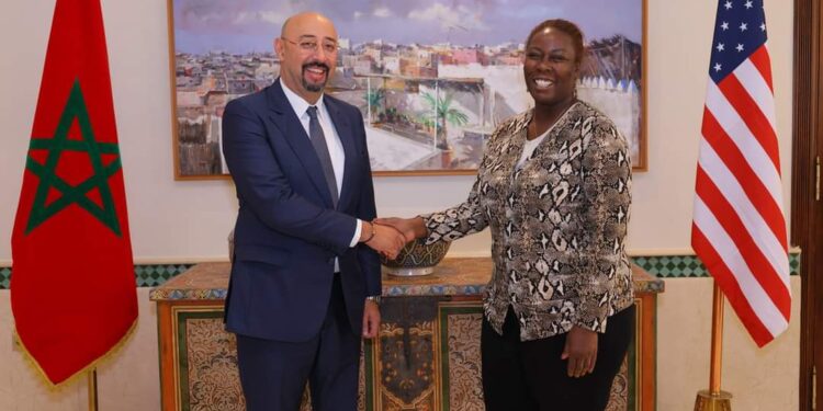 نجاح عمدة طنجة في تمرين الحضور والتصفيق والاستقبالات والسفريات