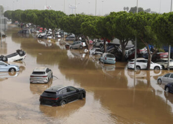 إسبانيا تعلن الحداد على ضحايا الفيضانات