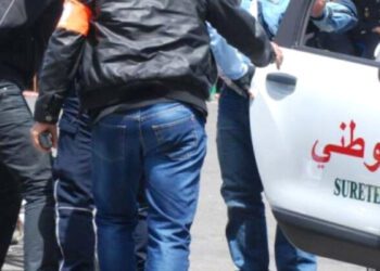 مسؤول أمني مزور