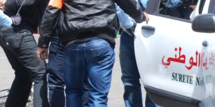 مسؤول أمني مزور