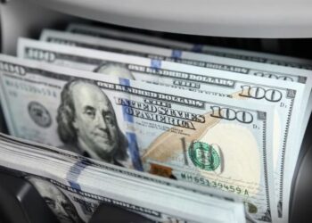 الدولار يرتفع وسط ترقب لسياسات ترامب