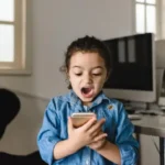 منع فيسبوك وتيكتوك على القاصرين