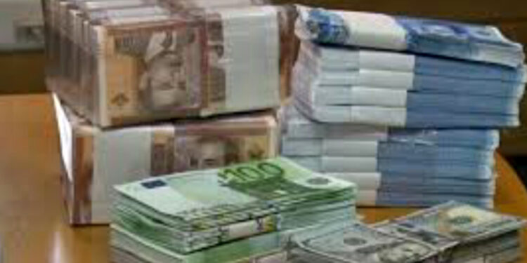 أسعار صرف أهم العملات الأجنبية اليوم الجمعة