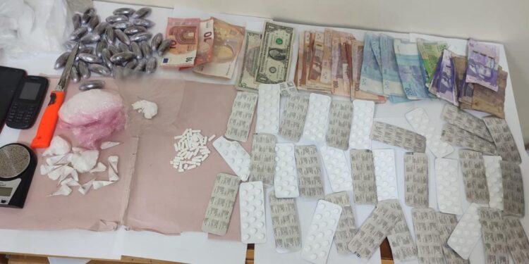 أمن بني مكادة يطيح بمروج مخدرات وكوكايين في طنجة