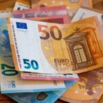 أسعار صرف أهم العملات الأجنبية اليوم الاثنين