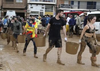 هذه أسباب فاجعة الفيضانات المدمرة في إسبانيا .. تحليل أيمن الزبير