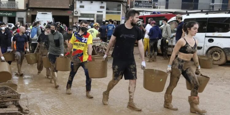 هذه أسباب فاجعة الفيضانات المدمرة في إسبانيا .. تحليل أيمن الزبير