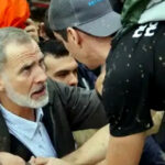 فيضانات إسبانيا.. ارتفاع الحصيلة وناجون يرشقون الملك بالطين