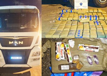 جمارك الناظور تحبط شاحنة محملة بالحشيش في ميناء بني أنصار