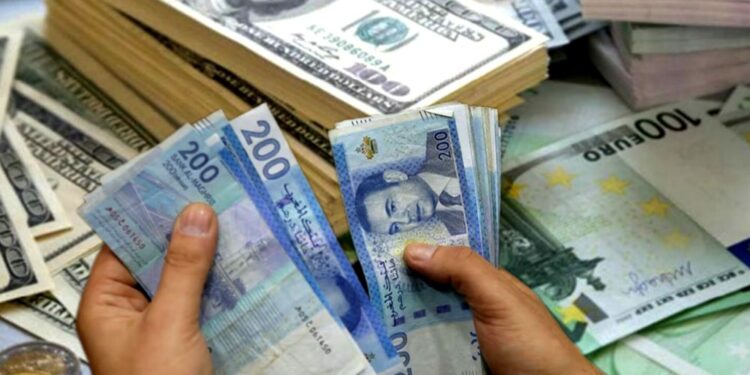 سعر الدرهم يرتفع أمام الدولار والأورو