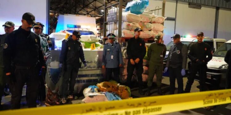 شاحنة مشبوهة هربت من الميناء المتوسطي فتم ضبطها في ميناء الدار البيضاء