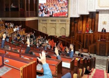 المصادقة بالأغلبية على مشروع قانون الإضراب