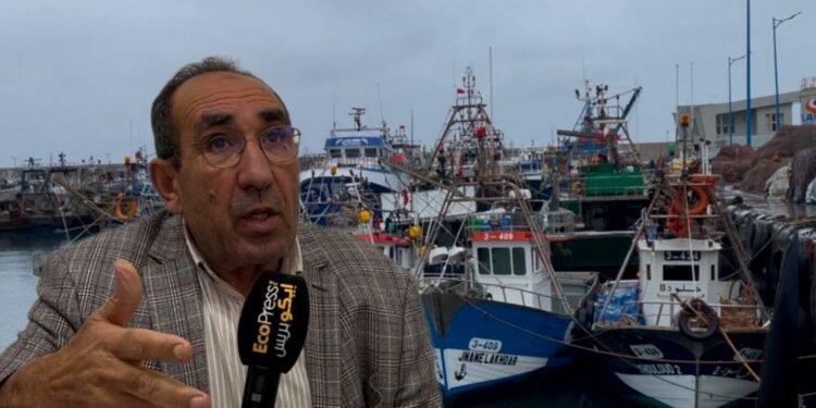 أرباب مراكب الصيد بطنجة يحذرون من تدهور قطاع الصيد البحري وارتفاع تكاليف التشغيل
