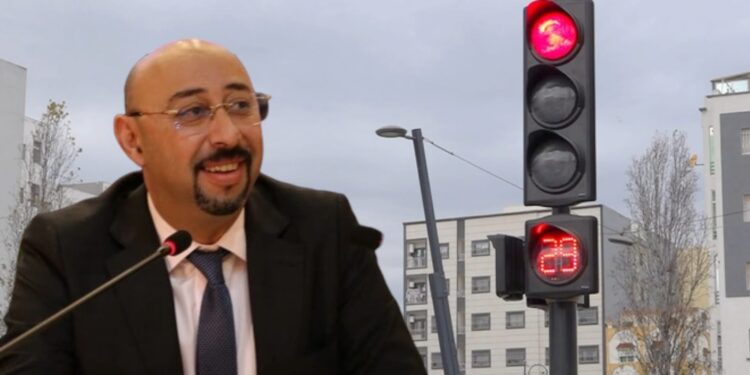 عمدة طنجة: الإشارات المرورية الذكية لن تحل مشكل الازدحام في المدينة