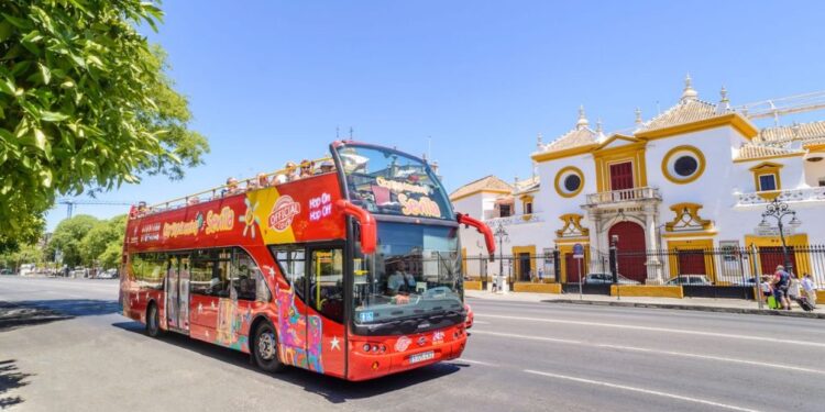 الدار البيضاء تحتضن معرض النقل السياحي أملا في تطوير الشركات المغربية