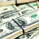 تراجع الدولار مقابل 6 عملات في تعاملات اليوم الإثنين