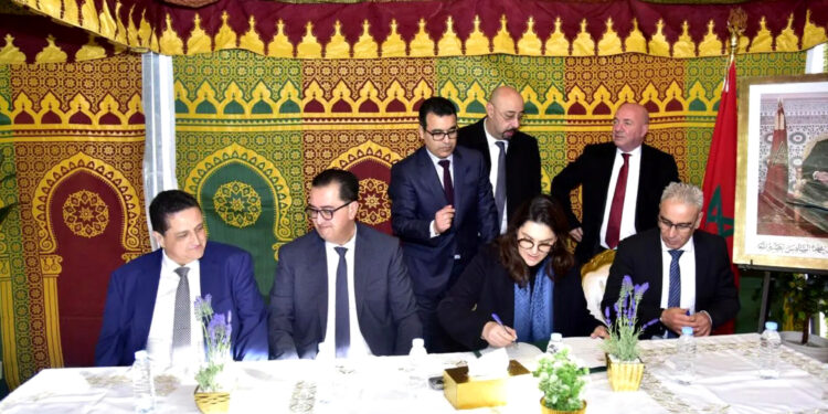 المنصوري توقّع أربع اتفاقيات لتأهيل المراكز القروية والأحياء الناقصة في طنجة-تطوان-الحسيمة