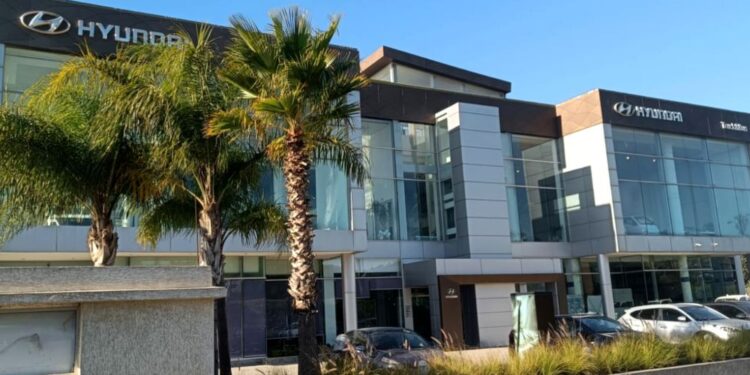 دار هيونداي ترفض تقديم الخدمات لزبنائها
