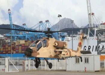 وصول دفعة من مروحيات أباتشي إلى طنجة المتوسط